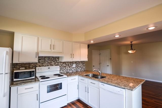 652 Mitchell Ct, Gurnee, IL 60031 photo 4
