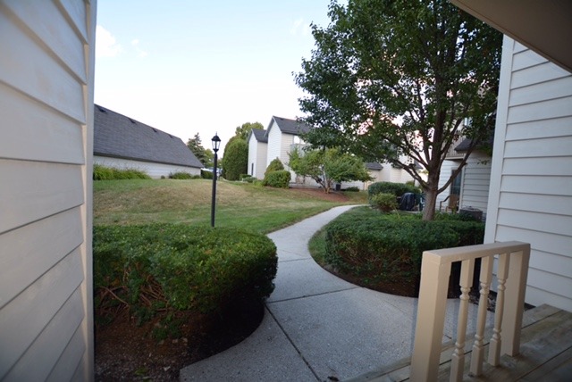 652 Mitchell Ct, Gurnee, IL 60031 photo 2