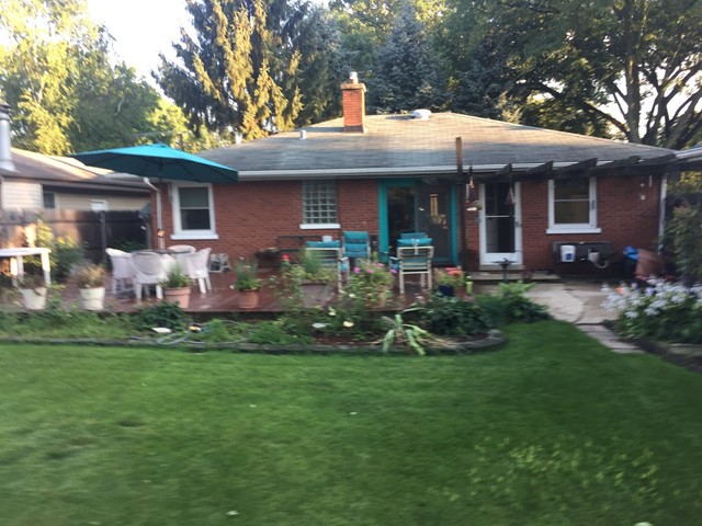 1011 E Illinois St, Wheaton, IL 60187 photo 2