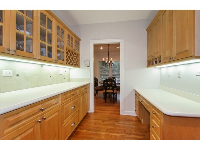 940 Cedar Ln, Northbrook, IL 60062 photo 9