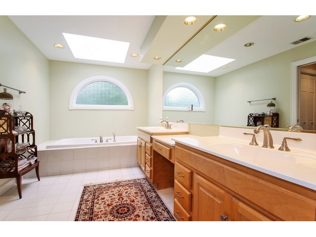 940 Cedar Ln, Northbrook, IL 60062 photo 14