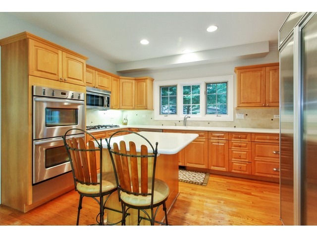 940 Cedar Ln, Northbrook, IL 60062 photo 8