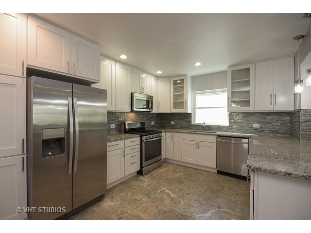 18326 Roy St, Lansing, IL 60438 photo 3
