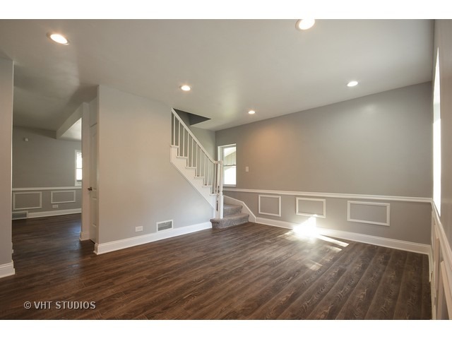 18326 Roy St, Lansing, IL 60438 photo 2