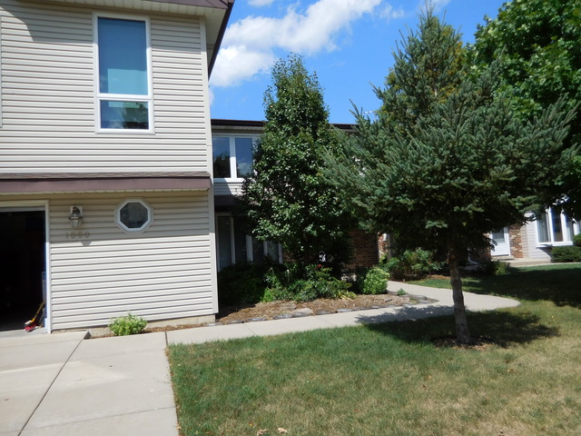 1000 E Ardyce Ln, Mount Prospect, IL 60056 photo 3