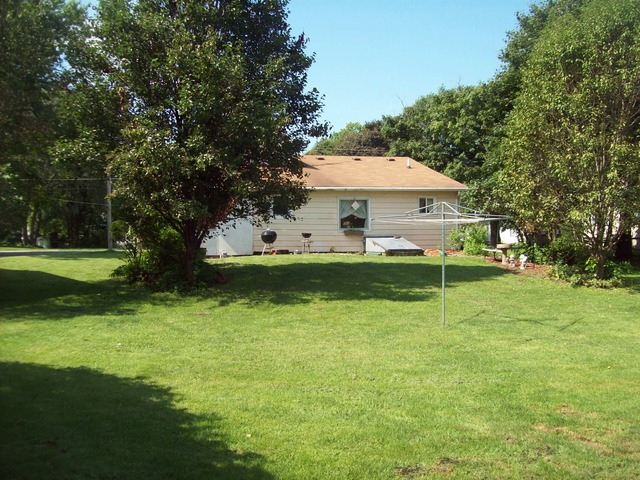 223 Liberty St, Walnut, IL 61376 photo 11