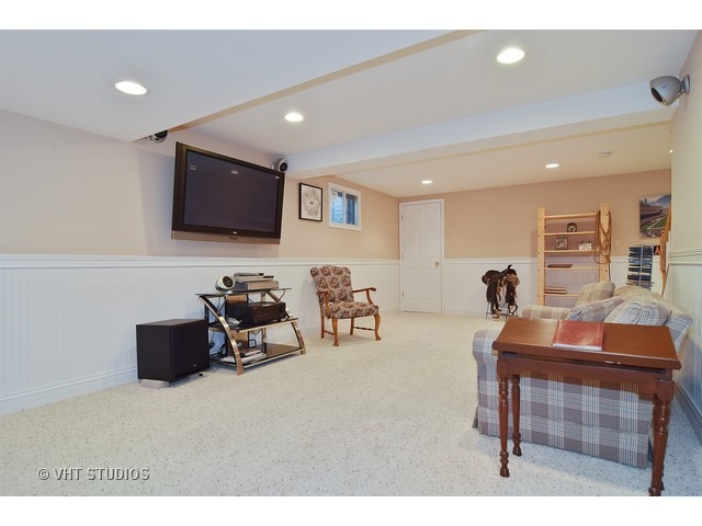 521 E Oak Ave, Wheaton, IL 60187 photo 21