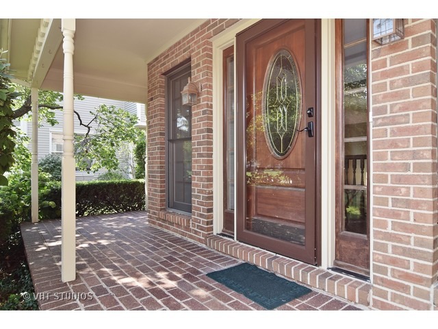 521 E Oak Ave, Wheaton, IL 60187 photo 4