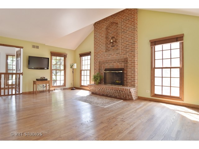 521 E Oak Ave, Wheaton, IL 60187 photo 13