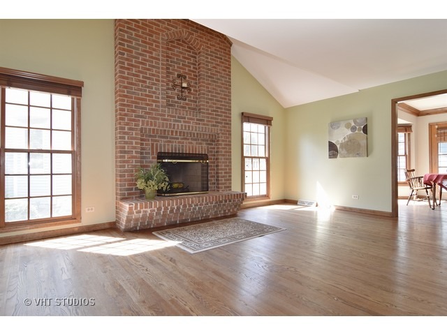521 E Oak Ave, Wheaton, IL 60187 photo 12