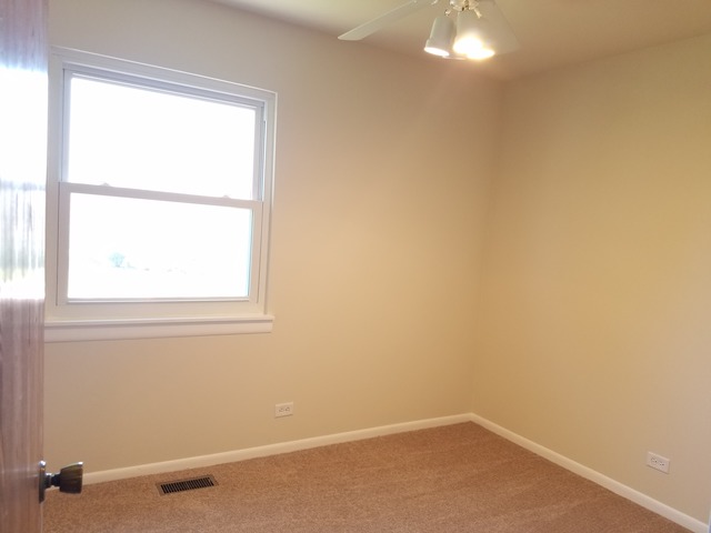 331 Peppertree Ln, Aurora, IL 60504 photo 8