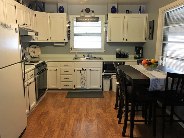 1051 Van St, Elgin, IL 60123 photo 2