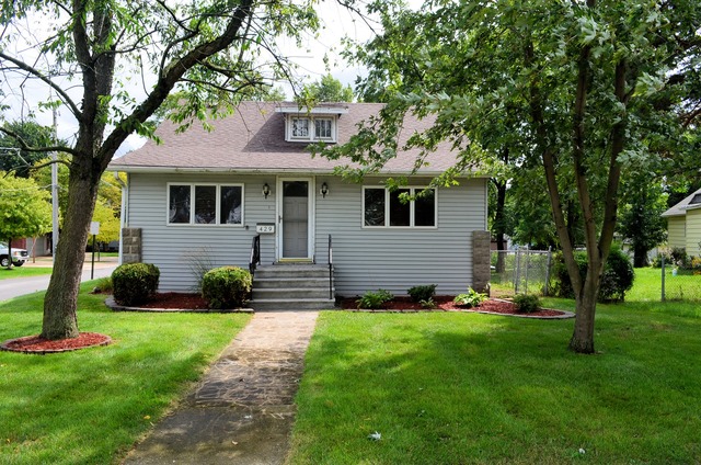 429 E Division St, Lockport, IL 60441 photo 2