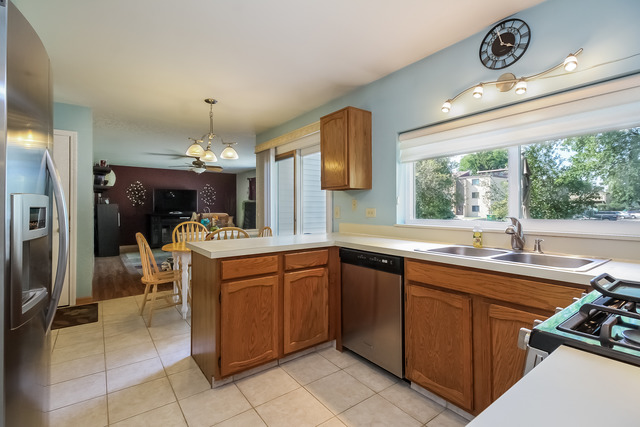 720 W Highgoal Dr, Wheeling, IL 60090 photo 10
