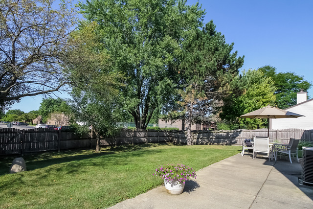 720 W Highgoal Dr, Wheeling, IL 60090 photo 23