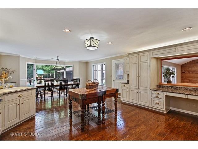 1602 Forest Dr, Glenview, IL 60025 photo 9