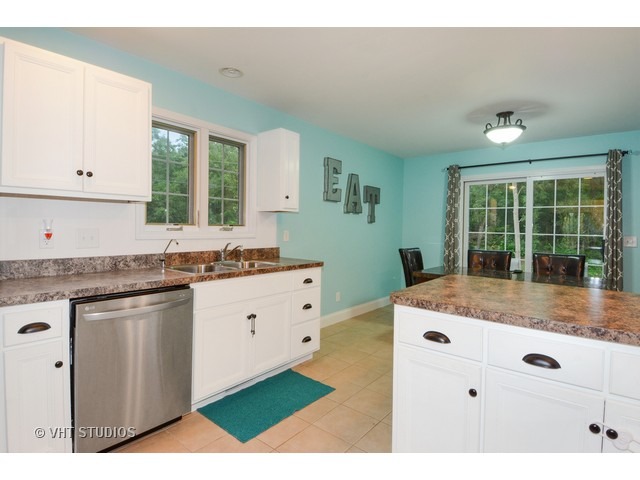 7646 Sundown Ln, Oswego, IL 60543 photo 5