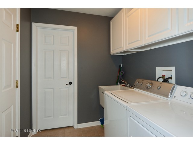 7646 Sundown Ln, Oswego, IL 60543 photo 17