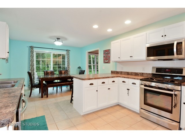 7646 Sundown Ln, Oswego, IL 60543 photo 6