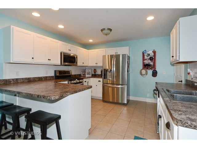 7646 Sundown Ln, Oswego, IL 60543 photo 4