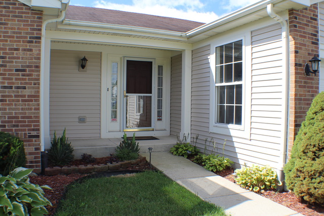 7210 Courtwright Dr, Plainfield, IL 60586 photo 2