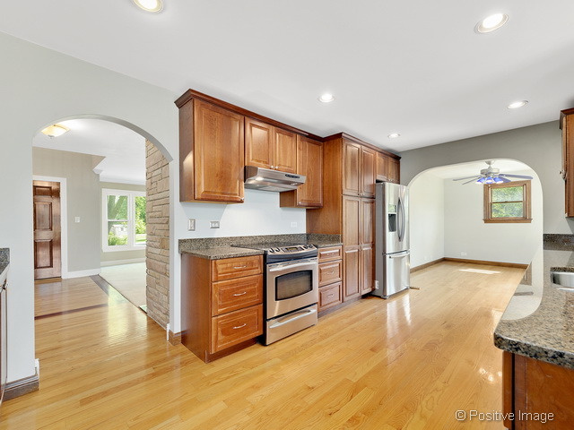 908 Ranch Rd, Wheaton, IL 60187 photo 6