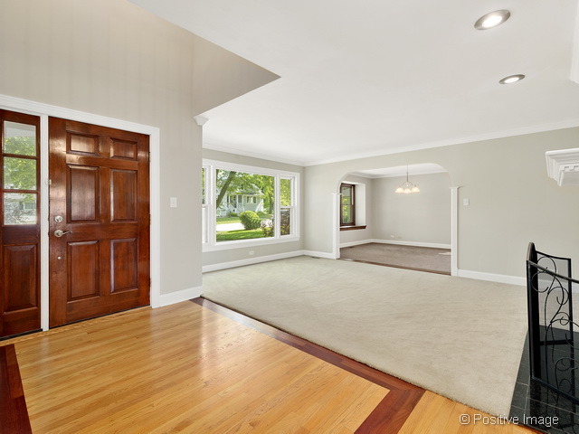 908 Ranch Rd, Wheaton, IL 60187 photo 3