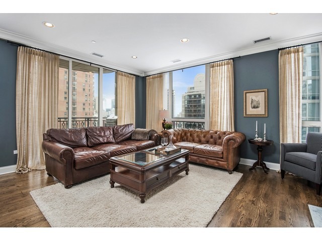 10 E Delaware Pl #17D, Chicago, IL 60611 photo 2