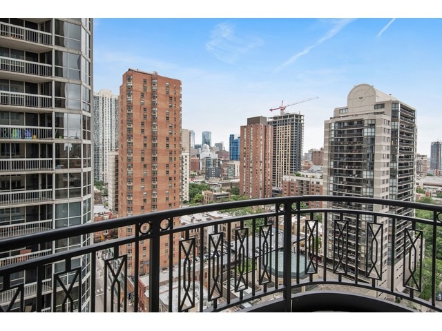 10 E Delaware Pl #17D, Chicago, IL 60611 photo 13