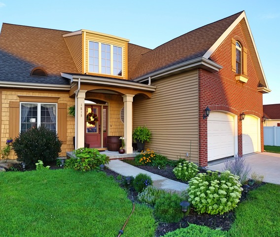 1815 Sycamore St, Peru, IL 61354 photo 2