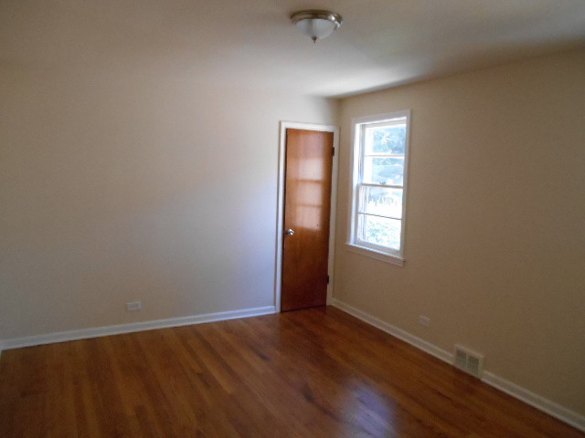 209 Brown Ave, Evanston, IL 60202 photo 4