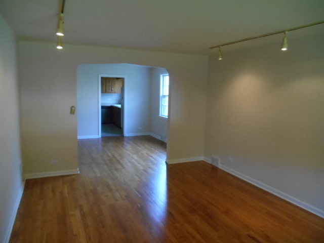 209 Brown Ave, Evanston, IL 60202 photo 3