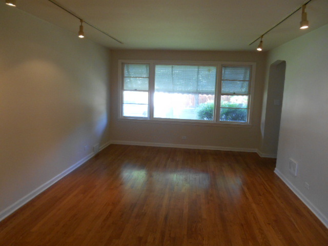 209 Brown Ave, Evanston, IL 60202 photo 2
