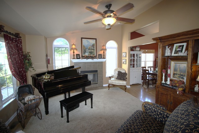 4681 W Iris Ln, Monee, IL 60449 photo 3