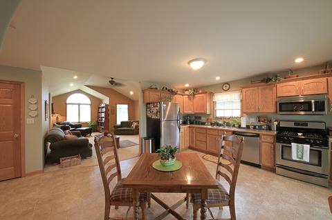 905 Center St, Mazon, IL 60444 photo 5