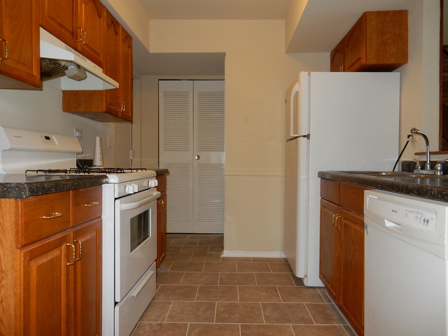 129 Lucille Ct #C, Bartlett, IL 60103 photo 2