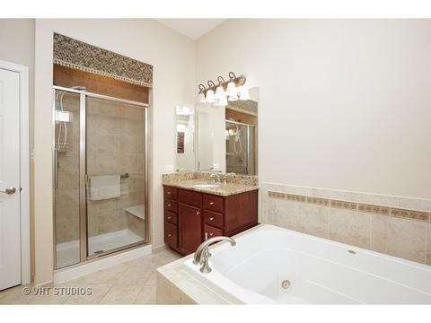 3874 Valhalla Dr, Elgin, IL 60124 photo 9