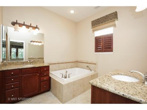 3874 Valhalla Dr, Elgin, IL 60124 photo 10