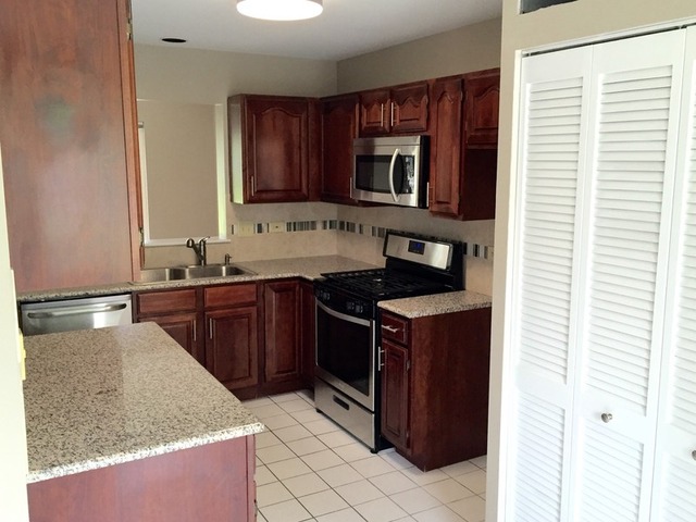 6861 Hampton Cir, Gurnee, IL 60031 photo 6