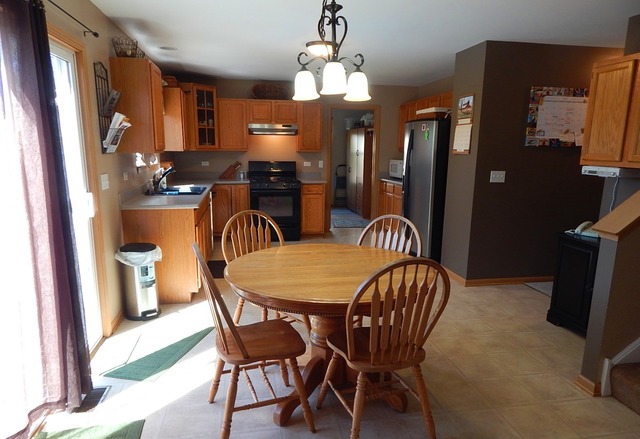 2913 Arbor Dr, Mchenry, IL 60050 photo 3