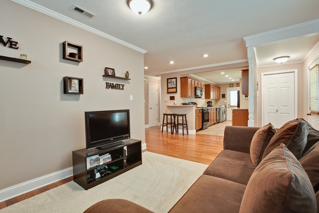 593 Merle Ln, Wheeling, IL 60090 photo 2