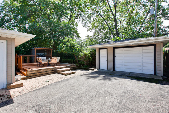 593 Merle Ln, Wheeling, IL 60090 photo 21