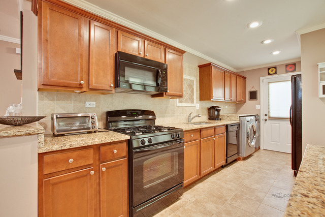 593 Merle Ln, Wheeling, IL 60090 photo 5