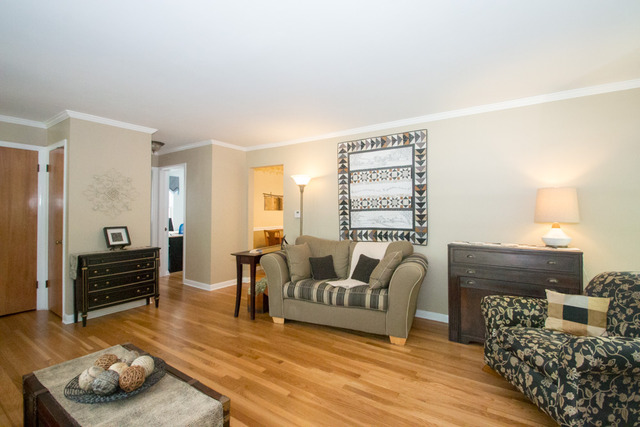 318 E Harrison Ave, Wheaton, IL 60187 photo 4