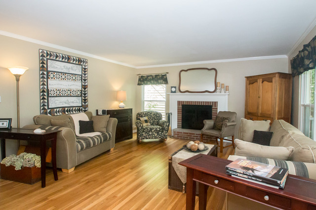 318 E Harrison Ave, Wheaton, IL 60187 photo 3