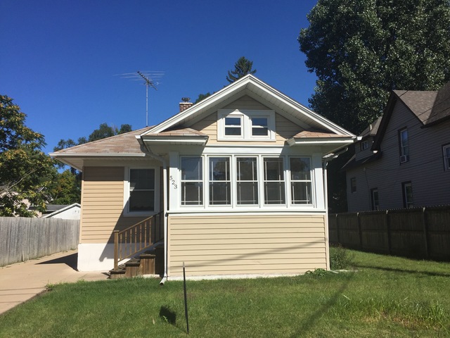 523 Hill Ave, Elgin, IL 60120 photo 1