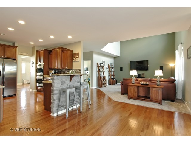 3636 Ancient Oak Dr, Elgin, IL 60124 photo 8
