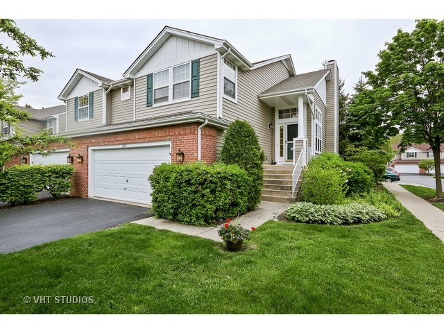 250 Waverly Ct, Willowbrook, IL 60527 photo 1