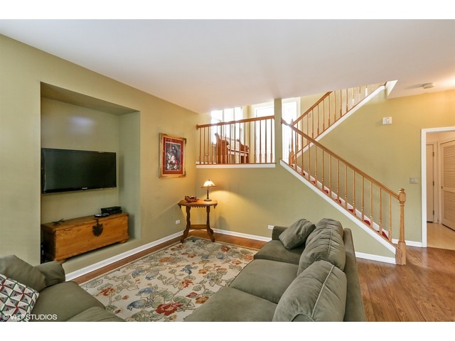 250 Waverly Ct, Willowbrook, IL 60527 photo 9