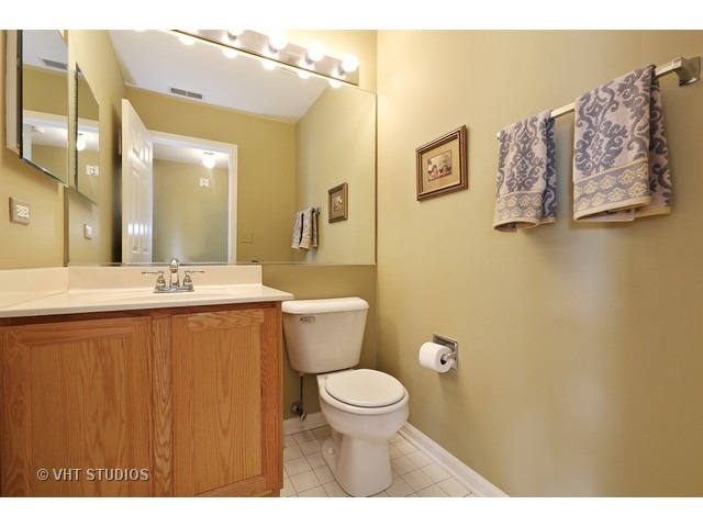 250 Waverly Ct, Willowbrook, IL 60527 photo 17